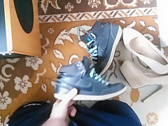 Cumming stoolen women Nike sneakers