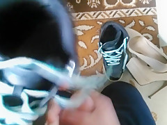 Cumming stoolen women Nike sneakers