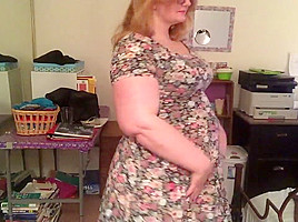 Dancing and moving my curvy body!