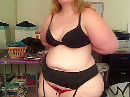 Dancing and moving my curvy body!