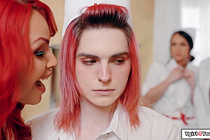 Dee Williams, Holly Wood And Big T - Trans Doctor Foxxy Has 4some With Nurses