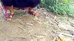Desi Milf Outdoor Pissing Videos Compilation