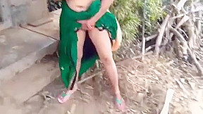 Desi Milf Outdoor Pissing Videos Compilation