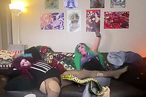 Drag Queens Read Sexy Reddit Posts