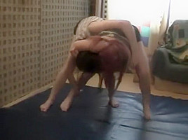 EURO33 Sexy daisy catfight