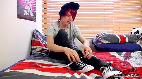 Emo Twink Damien Delivers A Load - Damien Winters