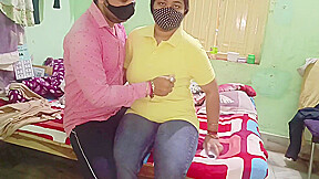 Father In-law - Risky Naked Girl Meet With Delivery Man At Home - Nude Delivery