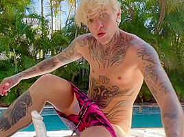 Ftm Surfer Austin Fucks Boypussy & Ass Outside