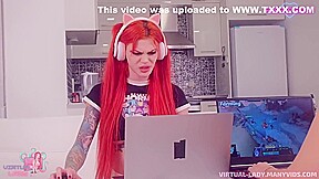 Gamer Girl In Anal Fuck For Two