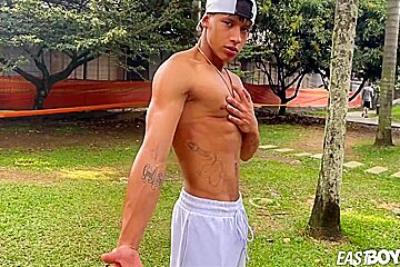Gay Porn In Muscle Worship And Handjob - Damond Brown 5 Min