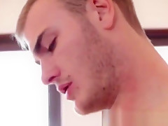 Gay muscley hunk jerks off