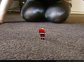 Giantess Poppy