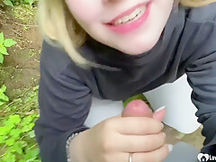 Girlfriend Gets A Facial In The Woods