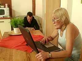Girlfriends oldest Step mom is horny bitch!