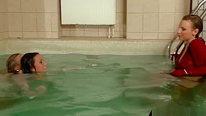 Glamerous Pool Babes