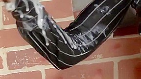 Gloryhole bukkaked slut fingers