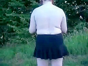 Gordita pelirroja le pegan tremenda cogida en el bosque