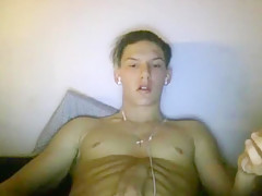 Gorgeous cam model cums in hand
