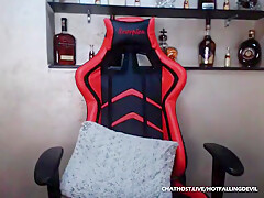 Hot Camgirl Dildoing Both Fuck Holes In Close-up