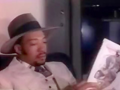 Hot Honey - Smokey puts it to a white chick