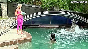 Hot Pornstar - Sexy Girls Eating Pussy By The Pool