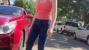 Hot blonde college girl nice ass in jeans