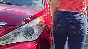 Hot blonde college girl nice ass in jeans
