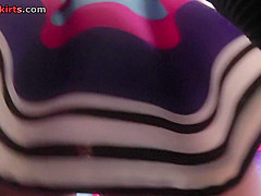 Hottie exposes her intimate parts in upskirt public vid