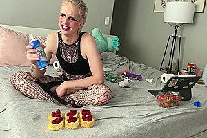 I Ate 6 Creampies Off Of My Boi Pussy
