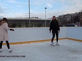 JESSY JEY CHAMPAGNE SKATE AND FISTING - PissVids