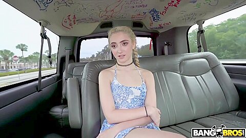 Jane Wilde, Peter Green 19 Year Old Beauty Hops On The Bus / 14 2 2018