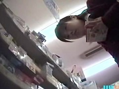 Japan girl provides with the real up skirt teasing dvd 3DISC2