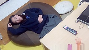 Japanese teen 18+ Rubs Snatch