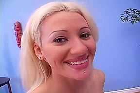 Judy Star And Venessa Gold Fuck Around On A Bed