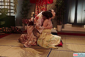 Kasey Kei And Casey Calvert In Asian Ts Geisha Gets A Footjob