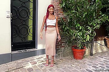 Kimmy - 24 Years Old Makeup Artist