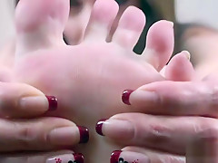 Kinky Milf Shanda Fay Wants You to Cream on her Feet!