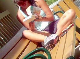 Kinky upshorts HD video of a nerdy gal