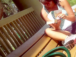 Kinky upshorts HD video of a nerdy gal