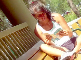 Kinky upshorts HD video of a nerdy gal