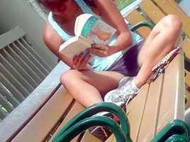 Kinky upshorts HD video of a nerdy gal