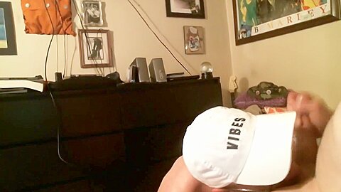 Kinkyshowoff in NY gives quick BJ and takes a facefull