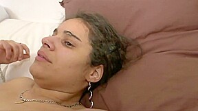 L une double devant la cam