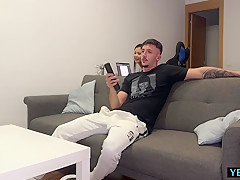 Le Invita A Su Casa A Ver Una Peli Y Se Le Folla Muy Duro 10 Min - Jade Preesleyy And Yeri Blue