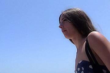 Leila in amateur girl kisses a big dick while on a vacation