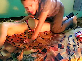 LenaRica comes tired of working at her colleague's house to do a massage an