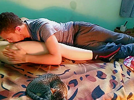LenaRica comes tired of working at her colleague's house to do a massage an
