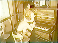 Lesbian Peepshow Loops 639 60's and 70's - Scene 3