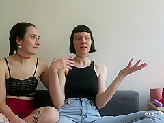 Lesbische Modedesignerinnen Aus Berlin Fingern Und Lecken Sich Gegenseitig