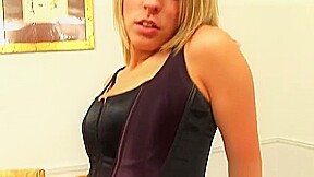 Lucy Summers Tries Out Her New Vibrator